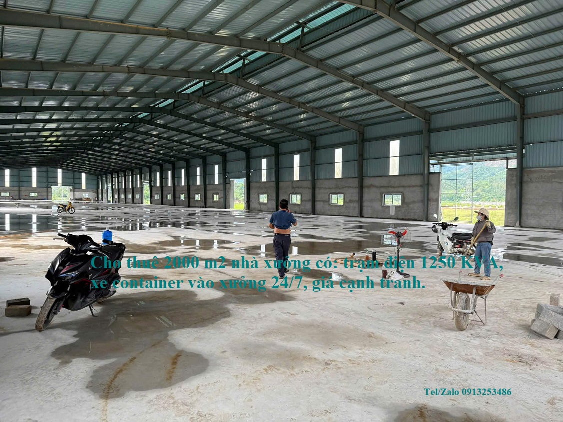 Có 2000 m2 kho xưởng nhà xưởng trong KCN Bình Phú (là khu công nghiệp lớn của Tỉnh Phú Thọ) cần cho thuê với ưu điểm nền bê tông đánh bóng cùng trạm điện 1250 KVA, xe container ra vào 24/7, chiều cao xưởng đến điểm thấp nhất (chân vì kèo) là hơn 13 m